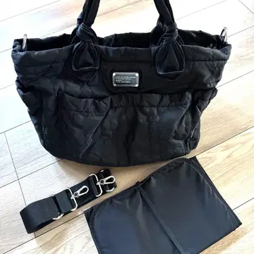 마크제이콥스 MARC JACOBS 마더백 블랙