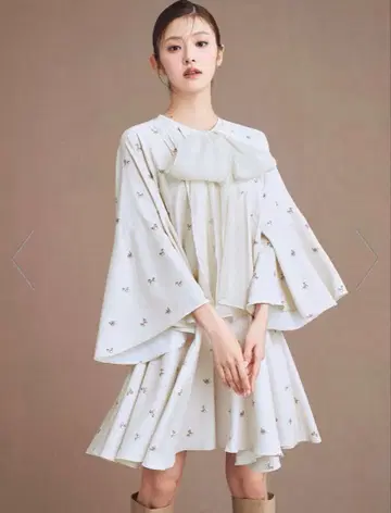 빅 리본 플레어 원피스