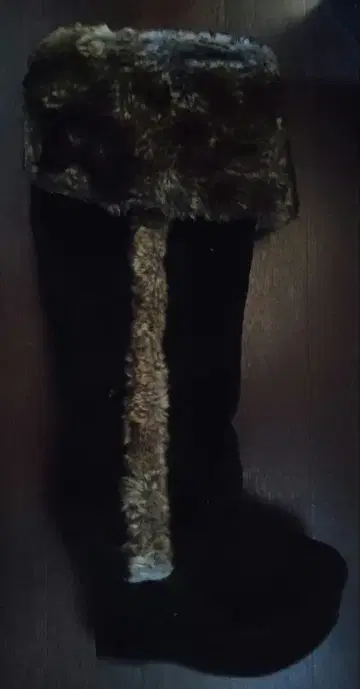 블랙 스웨이드 웨지 힐 어그 부츠