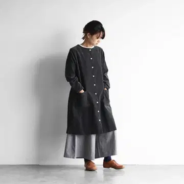 HUIS. 엔슈 직물 셔틀 코듀로이 원피스 차콜 그레이