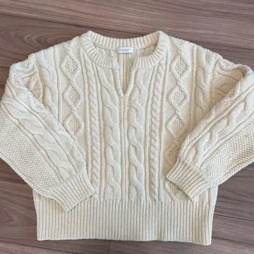 BEAUTY&YOUTH 아이보리 케이블 니트 스웨터