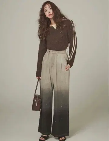 CALNAMUR 백 로고 자카드 유니폼 바디수트 니트 상의