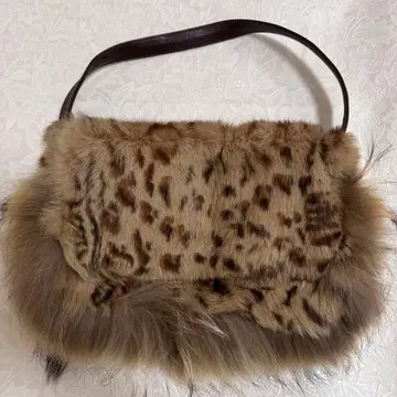 [ 가격 인하 ] 레오파드 프린트 퍼 핸드백