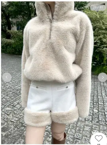 완판 신상 새상품 LILY BROWN 스노우 풀오버 상의