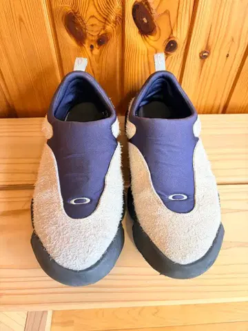 Oakley 스니커즈 베이지/네이비