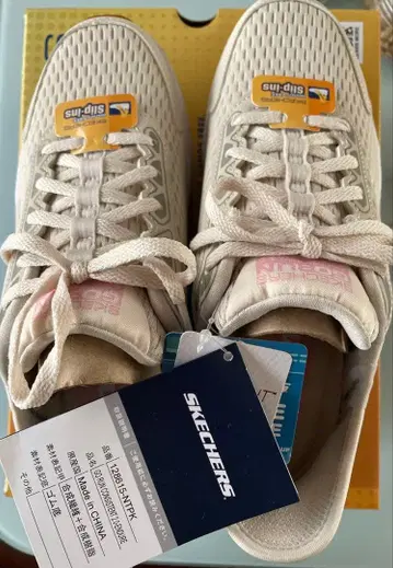 미사용 새상품 Skechers 스케쳐스 슬립인즈