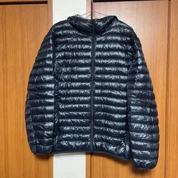 UNIQLO 울트라 라이트 다운 여성용 후드 부착