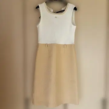 슬리브리스 무릎 기장 원피스 화이트/베이지