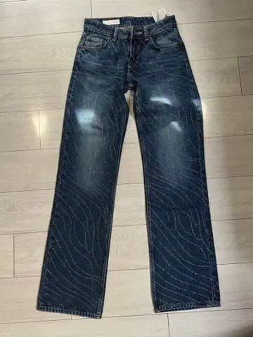 ZARA 비즈 장식 스트레이트 청바지