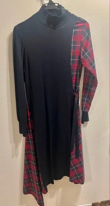 네이비 체크 무늬 원피스