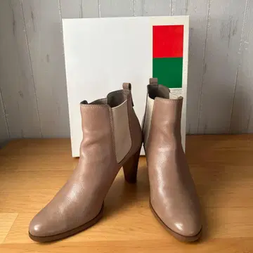 긴자 카네마츠 베이지 가죽 사이드 고어 부츠 힐 8cm