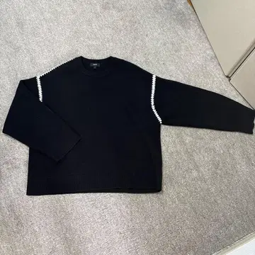 Theory 블랙 스웨터 S 사이즈