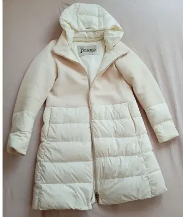 Herno 후드 부착 크림 다운 자켓