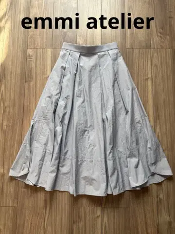 [ 미사용 새상품 ] emmi atelier 플레어 스커트