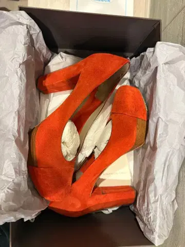 ROBERTO DEL CARLO 로베르토 델 카를로 오렌지 펌프스