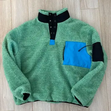 ZARA 플리스 자켓 그린 컬러 버튼 포함