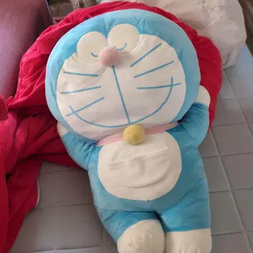 도라에몽 BIG 봉제 인형 입니다.