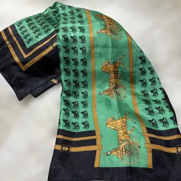 강아지 자전거 패턴 스카프 그린과 블랙