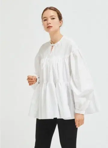 yori 볼륨 개더 블라우스