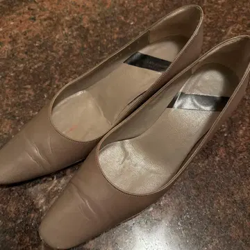 이탈리아제 그레이 주트 가죽 펌프스