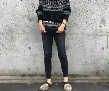 베드앤브렉퍼스트 퍼 샌들 greed international