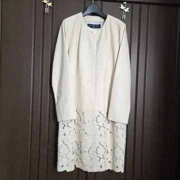 가죽 코트 레이스 포함 크림색