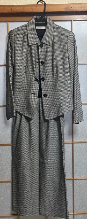 [ 셋업 ] 체크 무늬 자켓과 스커트 세트