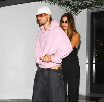 SKYLRK REVERSE PINK HOODIE 핑크