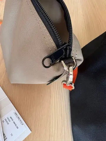 에르베샤 펠리에 스트랩 파우치 8797 1659