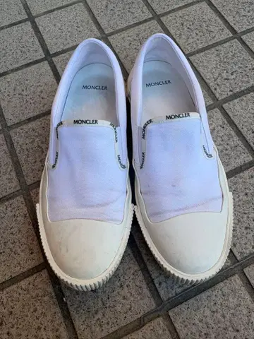 MONCLER 화이트 슬립온