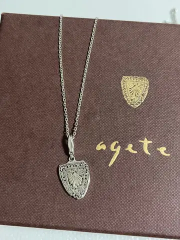 agete 실버 목걸이 브랜드 로고 마크