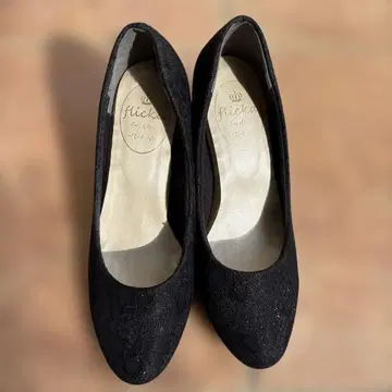 블랙 스틸레토 펌프스 중간 힐 M 사이즈