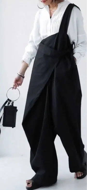 antiqua 원숄더 살로펫 블랙