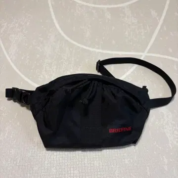 BRIEFING 바디백 블랙
