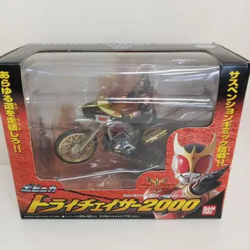 가면라이더 우가 트라이 체이서 2000 피규어