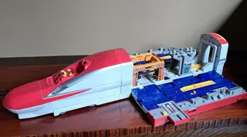 프라레일 신칸센 변형 메가 빅 E6계 스테이션