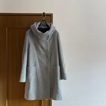 그레이 후드 부착 울 코트