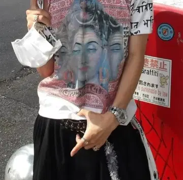 아오바 군 착용 아오바 착용 Laarvee 시계