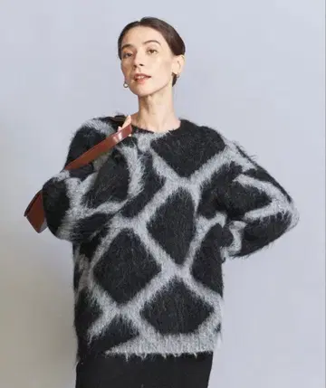 바이컬러 자카드 샤기 니트 풀오버