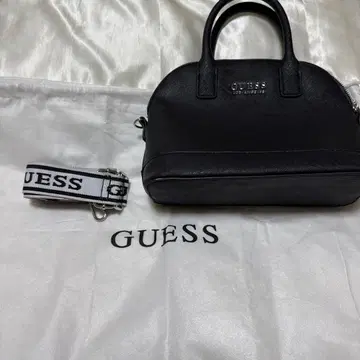 GUESS 블랙 핸드백