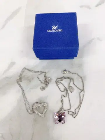 스와로브스키 나비 모양 퍼플 & 하트 모양 펜던트 목걸이 2개 세트