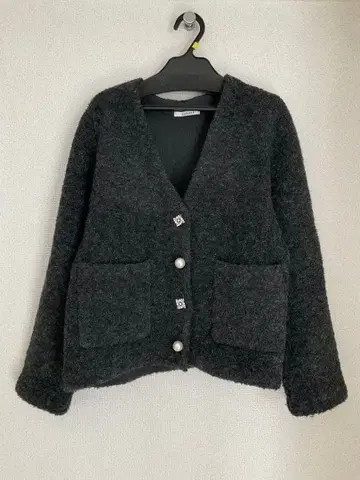 CADUNE 카듀네 펄&비쥬 버튼 니트 아우터