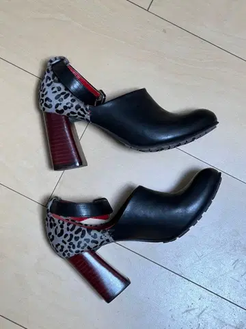 미사용 새상품 마나 청키 부츠 부티 송치 힐 레오파드
