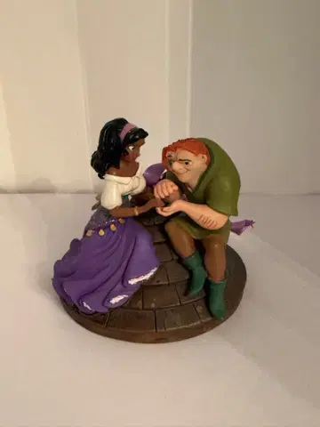 디즈니 노트르담의 꼽추 카지모도 에스메랄다 오너먼트