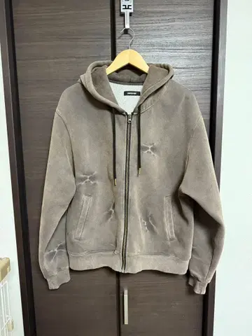 SWAGVIBE 브라운 집업 후드티