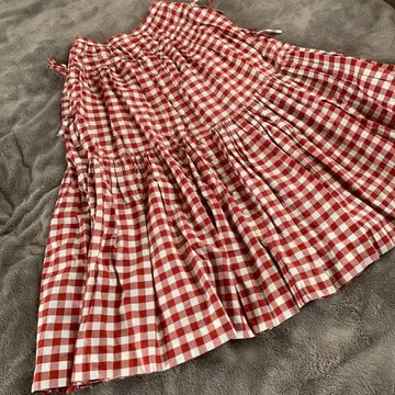 핑크하우스 빨간색과 화이트 체크 무늬 플레어 스커트