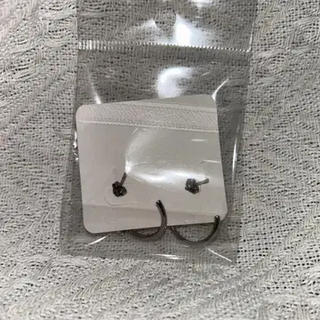 써지컬 주얼리 귀걸이