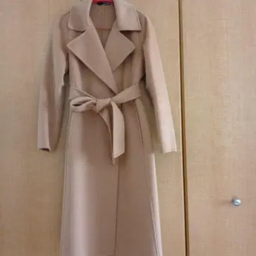 브라운 계열 베이지 체스터 코트 허리 벨트 포함