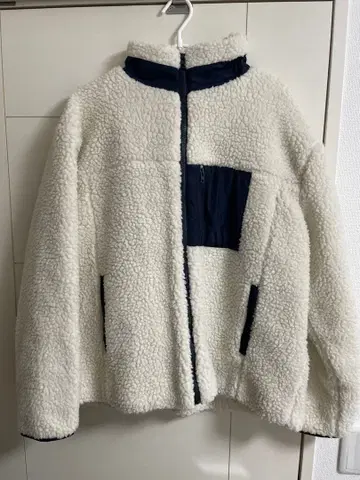 유행 보아 자켓 화이트