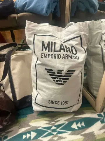 엠포리오 아르마니 밀라노 토트백